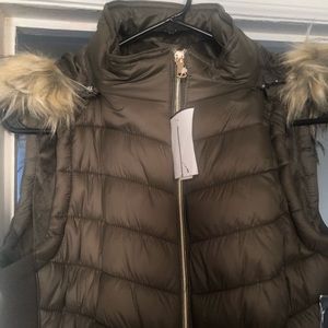 💙NFS! NWT Women Hooded SOLD Vest with Fur SOLD!💙
